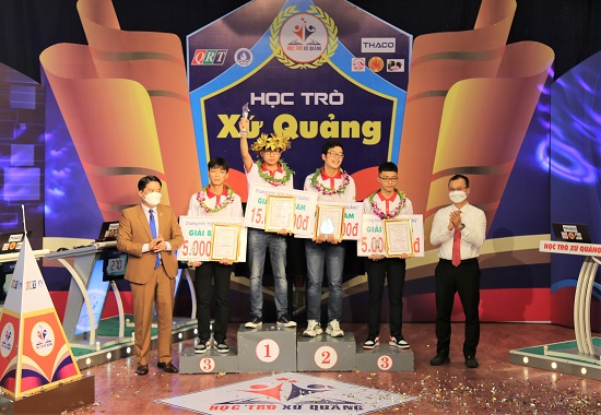 9. Trao thưởng cho các thí sinh-EDITW.jpg