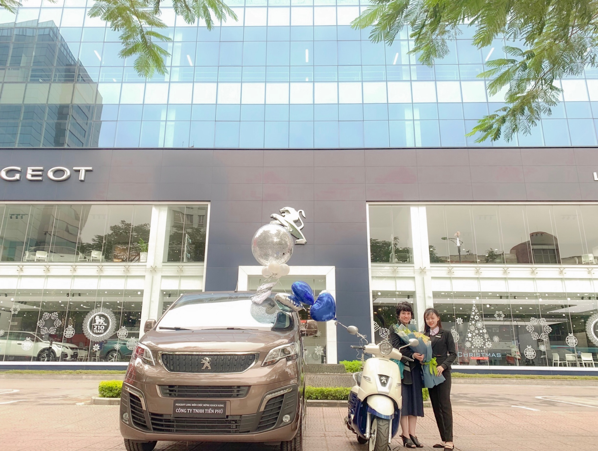 Khách hàng Dương Phương Anh - chi nhánh Peugeot Long Biên.JPG