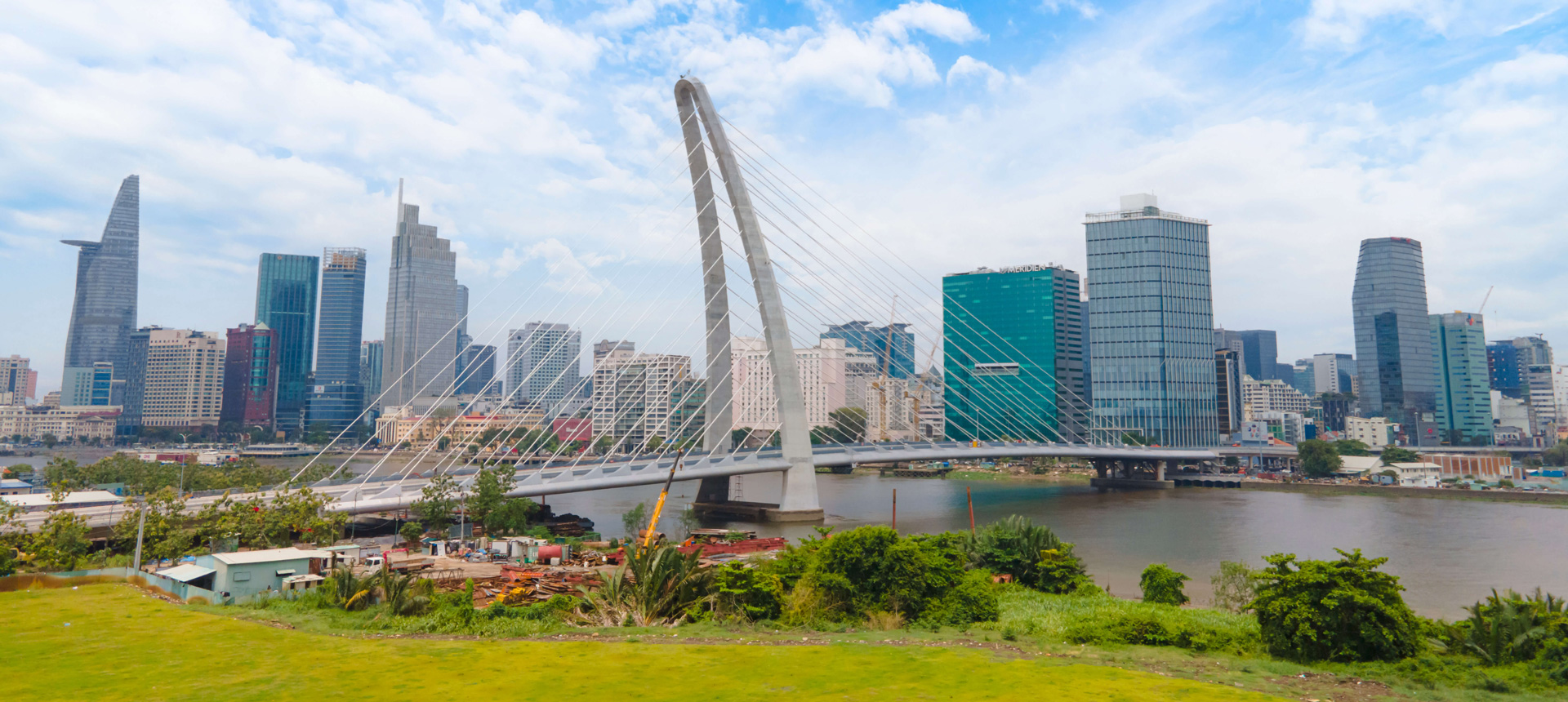 Cầu Thủ Thiêm 2 không chỉ là điểm nhấn kiến trúc cho cảnh quan sông Sài Gòn mà còn kết nối trung tâm Quận 1 với Khu đô thị mới Thủ Thiêm. 